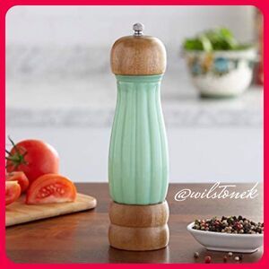 Rare- The Pioneer Woman Timeless Beauty Jadeite Pepper Grinder